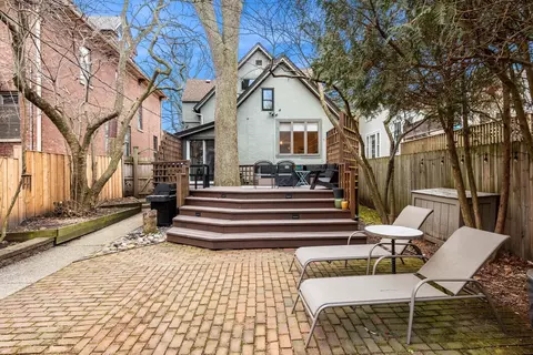 Exterior - 933 Maple Ave, Evanston, IL 60202 photo 5 of 7