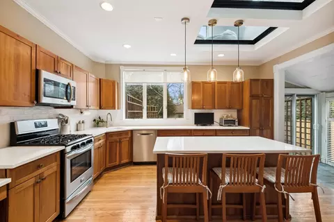 Kitchen - 933 Maple Ave, Evanston, IL 60202 photo 1 of 3
