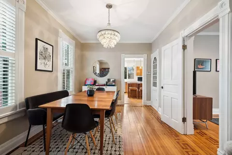 Dining - 933 Maple Ave, Evanston, IL 60202 photo 1 of 2