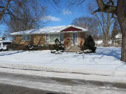120 E 6 Th Sts, Momence, IL 60954