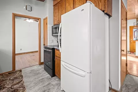 Kitchen - 3102 15th Street A, Moline, IL 61265 photo 3 of 4