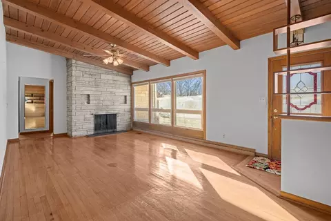 Living - 3102 15th Street A, Moline, IL 61265 photo 4 of 7