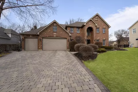 527 Ridgelawn Trl, Batavia, IL 60510