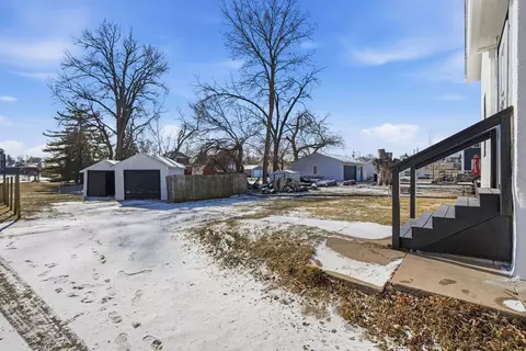 Exterior - 1638 20 Ave, Moline, IL 61265 photo 5 of 5