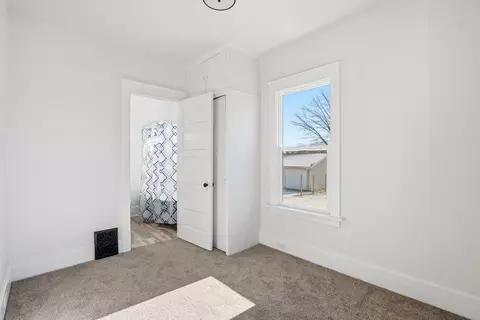 Bedroom - 1638 20 Ave, Moline, IL 61265 photo 1 of 7