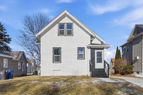 Exterior - 1638 20 Ave, Moline, IL 61265 photo 3 of 5
