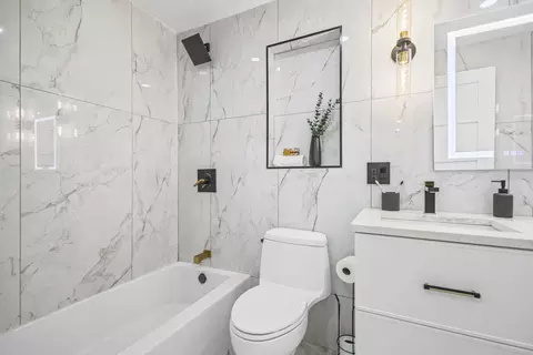100 E Walton St #14D, Chicago, IL 60611 photo 25