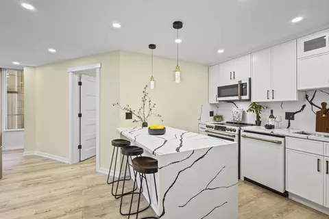 100 E Walton St #14D, Chicago, IL 60611 photo 11