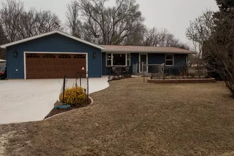 415 Sunnyslope Dr, Varna, IL 61375