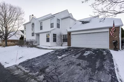 110 Lauralton St, Lake Bluff, IL 60044