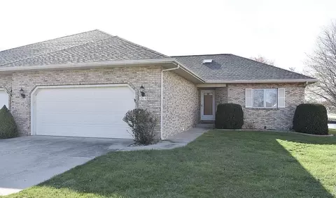 Exterior - 1914 Sun Mill Ct, Springfield, IL 62704 photo 2 of 4