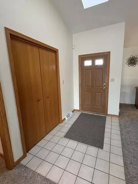 Entry Way - 1914 Sun Mill Ct, Springfield, IL 62704 photo 1 of 4