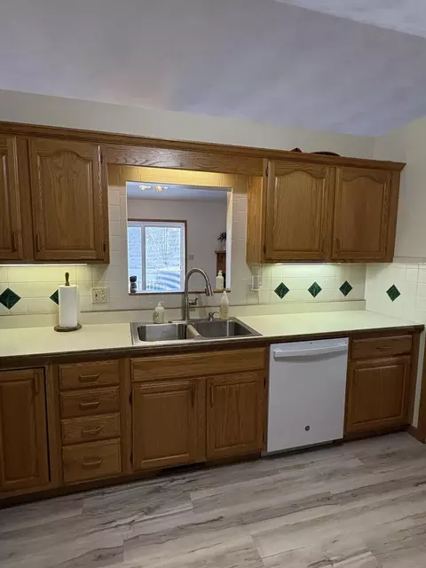 Kitchen - 1914 Sun Mill Ct, Springfield, IL 62704 photo 1 of 6