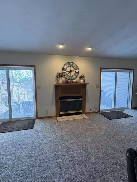 Living - 1914 Sun Mill Ct, Springfield, IL 62704 photo 1 of 2