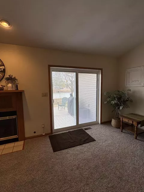 Entry Way - 1914 Sun Mill Ct, Springfield, IL 62704 photo 3 of 4