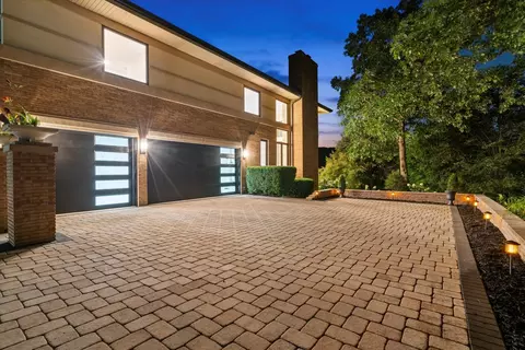 Exterior - 9427 Falling Waters Dr, Burr Ridge, IL 60527 photo 7 of 8