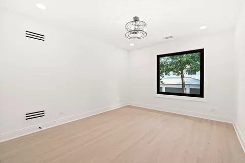 Bedroom - 9427 Falling Waters Dr, Burr Ridge, IL 60527 photo 4 of 5