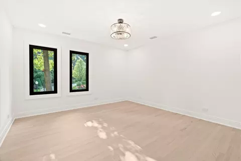 Bedroom - 9427 Falling Waters Dr, Burr Ridge, IL 60527 photo 2 of 5