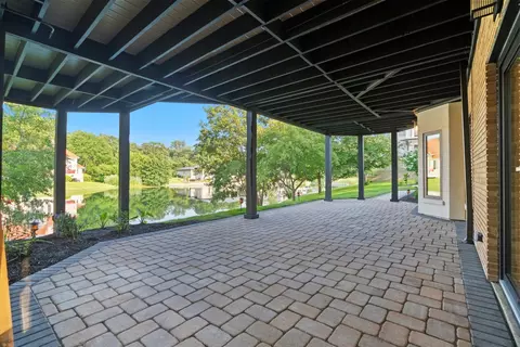 Exterior - 9427 Falling Waters Dr, Burr Ridge, IL 60527 photo 5 of 8