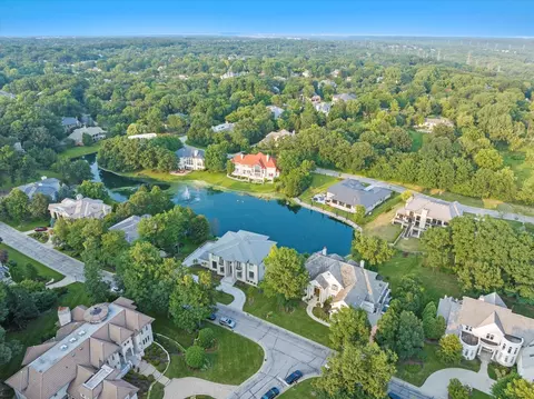 View/Area - 9427 Falling Waters Dr, Burr Ridge, IL 60527 photo 2 of 2