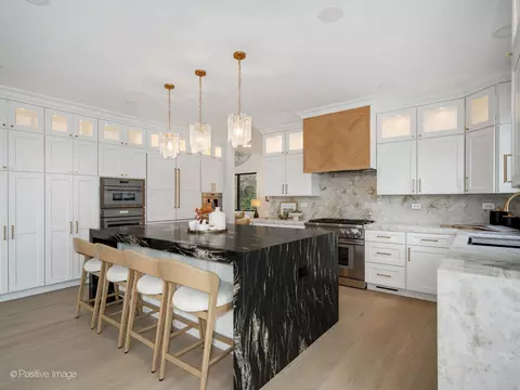 Kitchen - 9427 Falling Waters Dr, Burr Ridge, IL 60527 photo 2 of 4