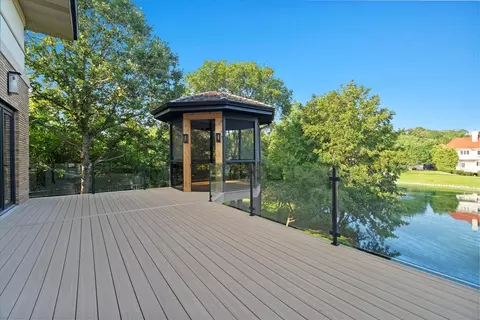 Exterior - 9427 Falling Waters Dr, Burr Ridge, IL 60527 photo 3 of 8