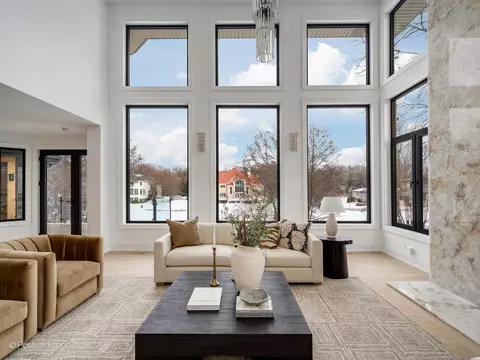 Living - 9427 Falling Waters Dr, Burr Ridge, IL 60527 photo 2 of 9