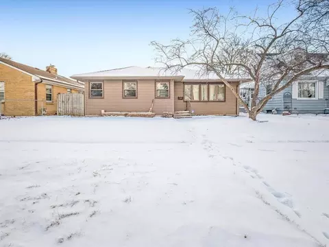 3208 Liberty Dr, Rockford, IL 61101