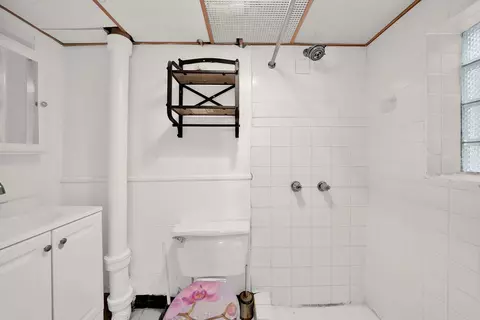 Bath - Undisclosed, Chicago, IL 60629 photo 2 of 3