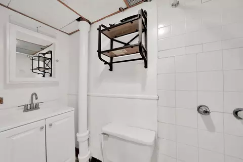 Bath - Undisclosed, Chicago, IL 60629 photo 3 of 3