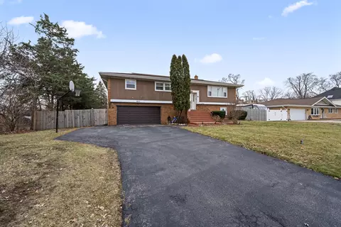 8111 W 91st St, Hickory Hills, IL 60457