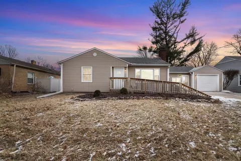 2111 30 St, Rock Island, IL 61201