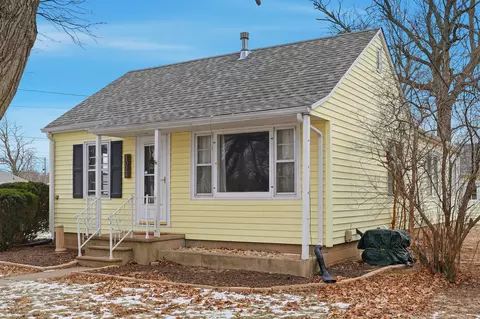Exterior - 1024 Avery Ave, Dixon, IL 61021 photo 5 of 6