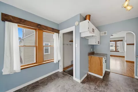 Entry Way - 1024 Avery Ave, Dixon, IL 61021 photo 1 of 4