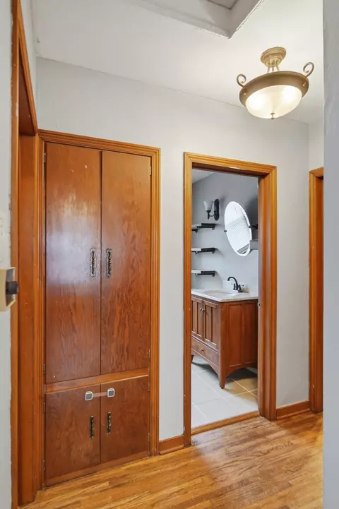 Entry Way - 1024 Avery Ave, Dixon, IL 61021 photo 4 of 4