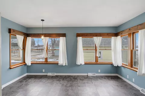 Living - 1024 Avery Ave, Dixon, IL 61021 photo 1 of 4