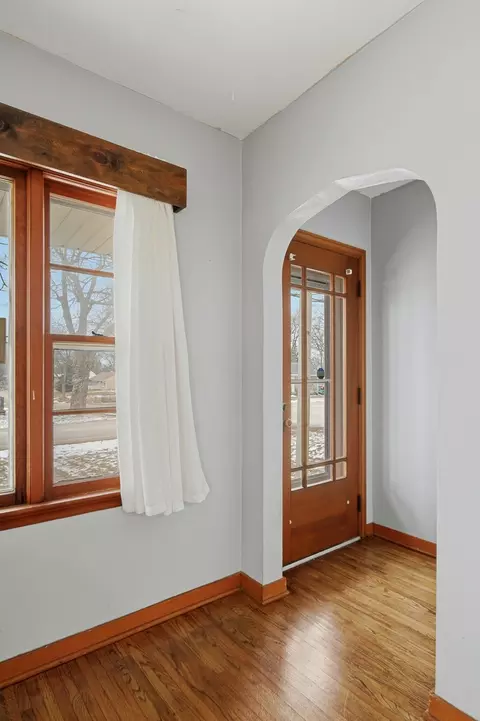Entry Way - 1024 Avery Ave, Dixon, IL 61021 photo 3 of 4
