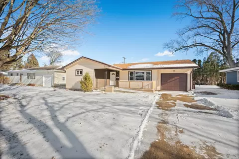 1118 Holmes Pl, Dekalb, IL 60115