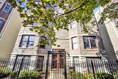 2750 N Wolcott Ave #2S, Chicago, IL 60614