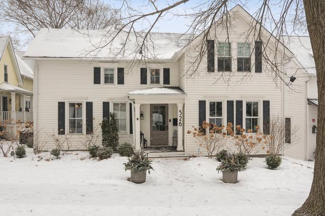 526 S Grove Ave, Barrington, IL 60010