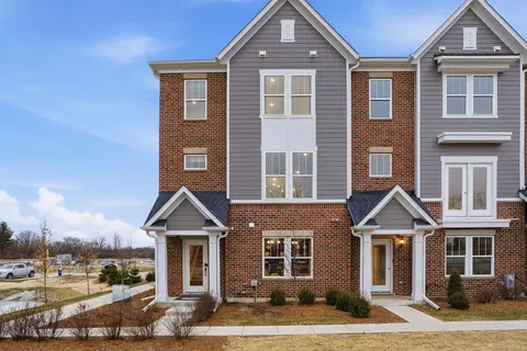 205 Steeple Bush Ln #10444, Schaumburg, IL 60193