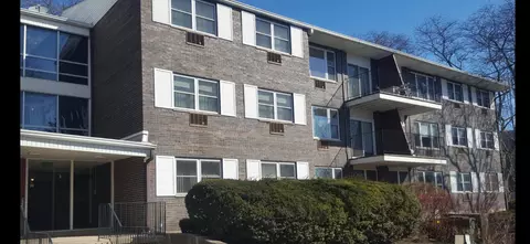 8700 Skokie Blvd #1N, Skokie, IL 60077