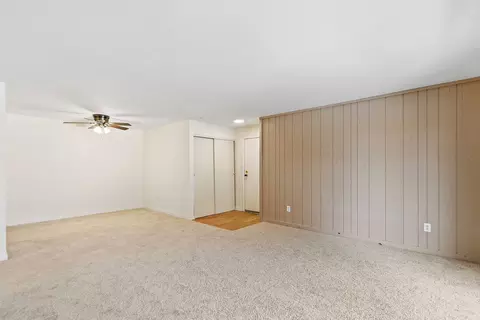 4602 W Northfox Ln #7, Mchenry, IL 60050 photo 5