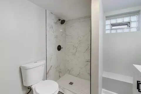 Bath - 9100 S Emerald Ave, Chicago, IL 60620 photo 2 of 3