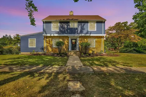 1212 W Healey St, Champaign, IL 61821 photo 2