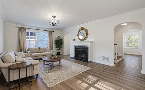 1212 W Healey St, Champaign, IL 61821 photo 9