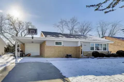 7441 Lyons St, Morton Grove, IL 60053