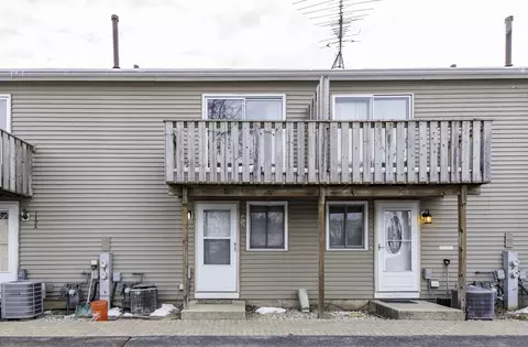 149 Forest Ave #B, Fox Lake, IL 60020