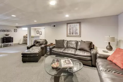 925 Indian Rd, Glenview, IL 60025 photo 22