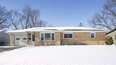 609 Ivy Ln, Bradley, IL 60915